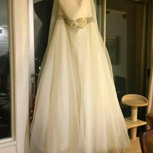 Wedding dress - Picture 7 of 7